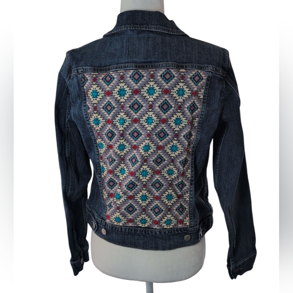 Levi's Jean Jacket Womens M Aztec-inspired Back Panel Design Trucker Style Blue‎
